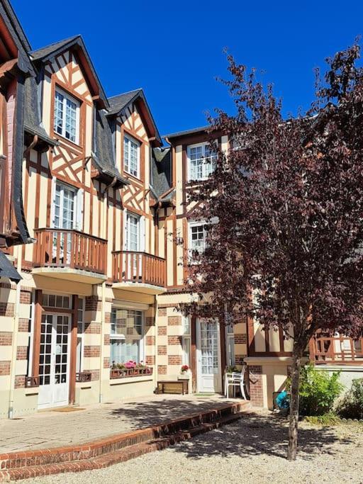 Studio Chic, Hyper Centre, 4 Minutes De La Plage Cabourg Exterior photo