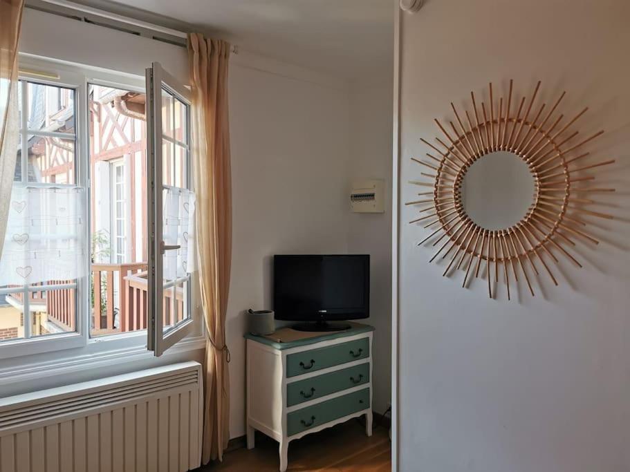 Studio Chic, Hyper Centre, 4 Minutes De La Plage Cabourg Exterior photo
